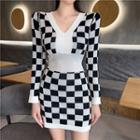 Long-sleeve V-neck Checkerboard Knit Mini Sheath Dress Black & White - One Size