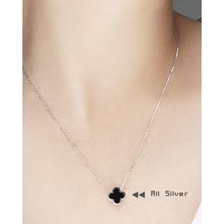 Clover-pendant Silver Necklace