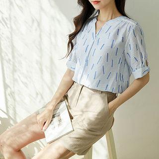 V-neck Short-sleeve Patterned Shirt