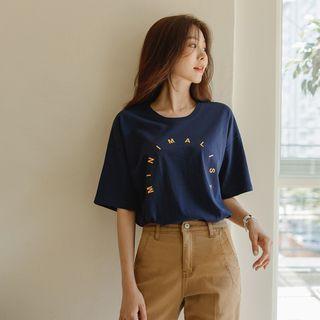 Minimalist Slit-side T-shirt