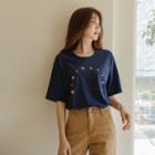 Minimalist Slit-side T-shirt