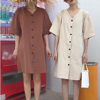 Buttoned V-neck Short-sleeve Shift Dress