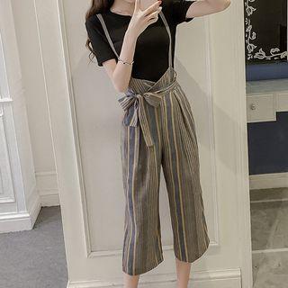 Set: Short-sleeve T-shirt + Striped Cropped Suspender Pants