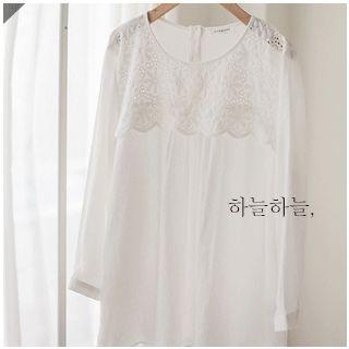 Button-back Lace-panel Top