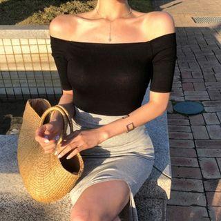 Short-sleeve Off-shoulder Fitted Top