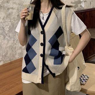 Sleeveless Argyle Cardigan