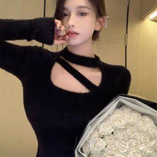 Mock-neck Plain Woolen Cutout Knit Cropped Top