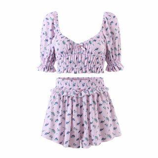 Floral Cropped Blouse / High-waist Shorts