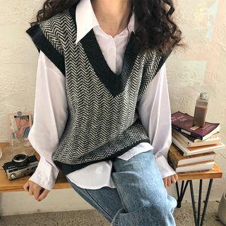 Wavy Striped V-neck Knit Vest
