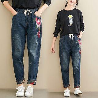 Flower Embroidered Distressed Harem Jeans