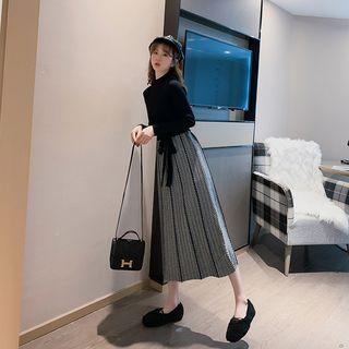 Mock-turtleneck Tie-waist Chevron Midi Knit Dress