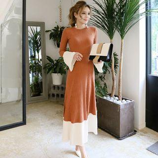 Two-tone Bell-sleeve A-line Midi Knit Dress