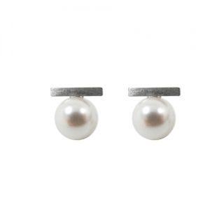 Bar & Pearl Ear Studs One Size