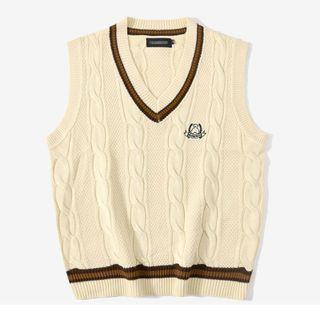 V-neck Bear Embroidered Cable Knit Tank Top