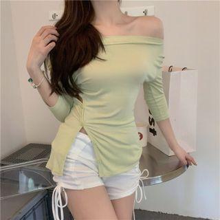 Short-sleeve Off-shoulder Slit-hem T-shirt