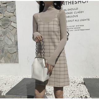 Mock-neck Long-sleeve T-shirt / V-neck Plaid Pinafore Dress