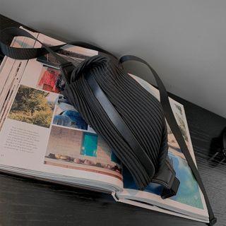 Plain Accordion Pleated Belt Bag Black - One Size