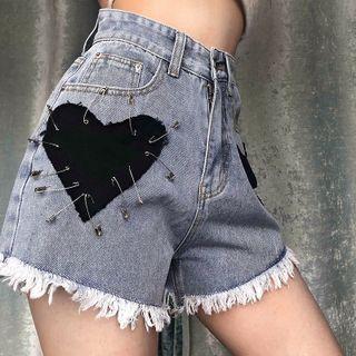 Frayed Heart Print Pin Accent Denim Shorts