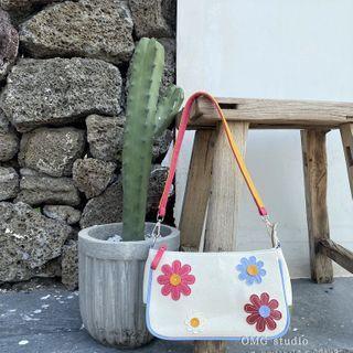 Flower Applique Faux Leather Shoulder Bag As Shown In Figure - One Size