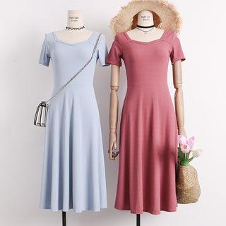 Lightweight Tie-back Embossed A-line Dress