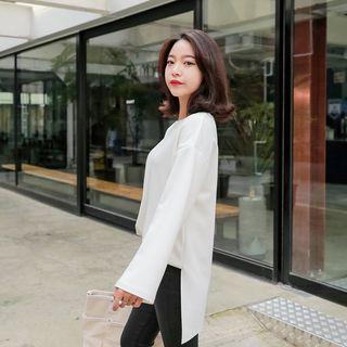 Drop-shoulder Slit-hem T-shirt