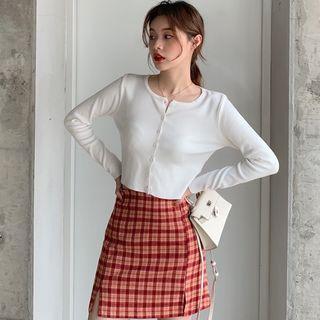 Cropped Cardigan / Plaid A-line Skirt