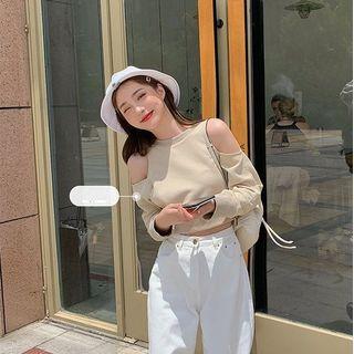 Cold Shoulder Cropped Sweatshirt