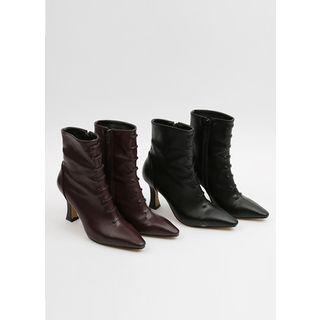 Pointy-toe Spool-heel Ankle Boots