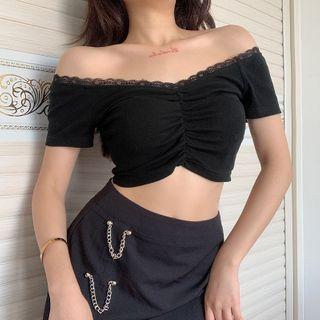 Short-sleeve Lace Trim V-neck Crop Top