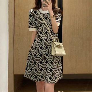 Short-sleeve Patterned Knit A-line Dress