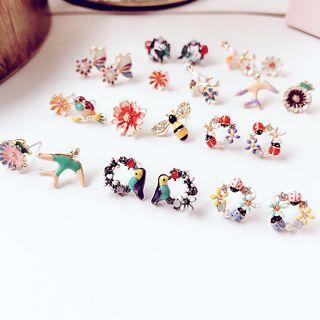 Non-matching Bee And Flower Earring