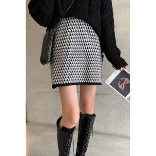 Pattern Knit Sheath Mini Skirt