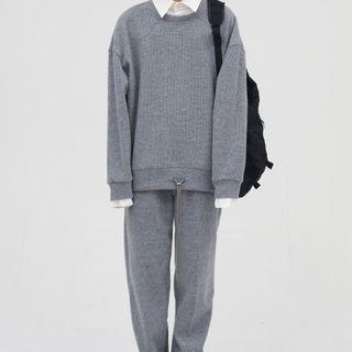 Mock Two-piece Sweatshirt / Straight-leg Pants