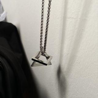 Geometric Pendant Chain Necklace