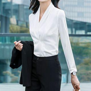 Long-sleeve Shirt / Mini Skirt / Dress Pants / Blazer