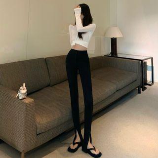 Details One-shoulder Light T-shirt / Slit-front Skinny Pants