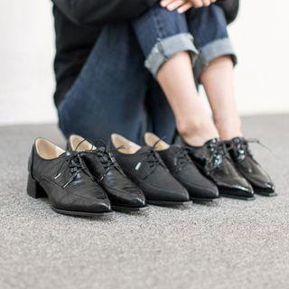 Pointy-toe Lace-up Loafers