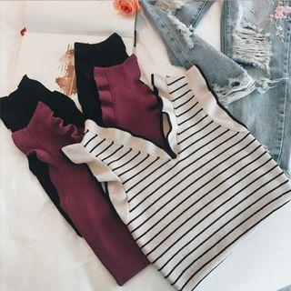 V-neck Ruffle Trim Knit Crop Tank Top
