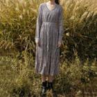 Slim-fit V-neck Floral Print Dress