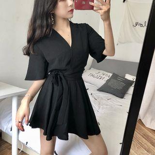 Set: Plain V-neck Cropped Short-sleeve Top + Elastic-waist Skirt