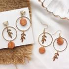 Non-matching Bead Alloy Leaf Dangle Earring