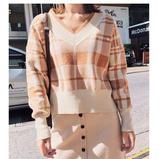 Plaid V-neck Cropped Sweater