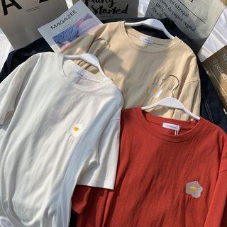 Elbow-sleeve Egg Embroidered T-shirt