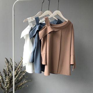 3/4 Sleeve Asymmetric Cutout-shoulder Top