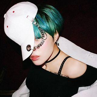 Embroidery Chain Cap