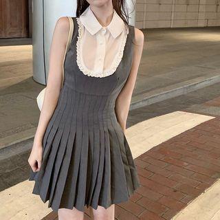 Mock Two-piece Sleeveless Pleated Dress