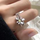 Set Of 2: Rhinestone Flower Ring 2 Pcs - Silver - 14