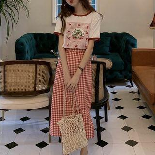 Printed Short-sleeve T-shirt / Plaid Midi Straight-fit Skirt