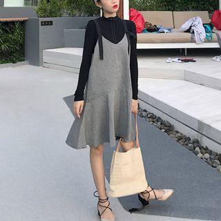 Ruffle V-neck Spaghetti Strap Dress