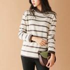 Striped Round-neck Long-sleeve Light Knit Top